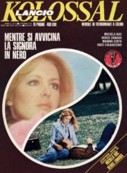 Mentre si avvicina la signora in nero